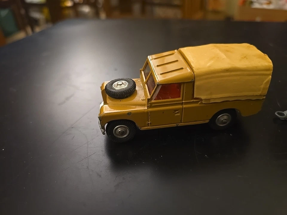 Macchina Corgi Toys - LAND ROVER 109 W.B+ RICE PONY TRAILER - made in GT Britain - Immagine 2 di 4