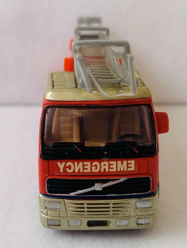 3x Fire Dept Toys, Inc Kentoys Volvo Fire Engine, Matchbox 1:110 helicóptero, PW Foto 3 de 4