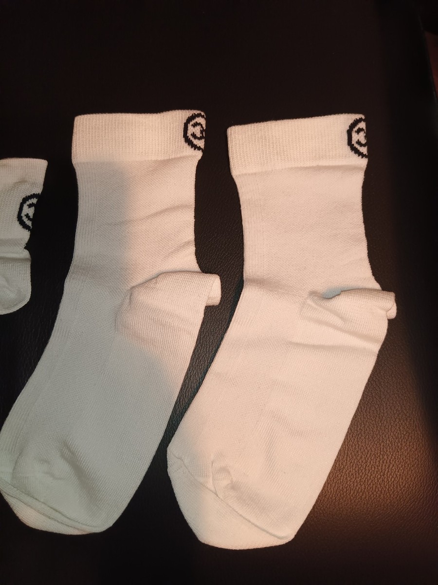 CHANEL CCマーク　ソックス CHANEL CC Logo White Runway Socks and Ankle Socks Size Small