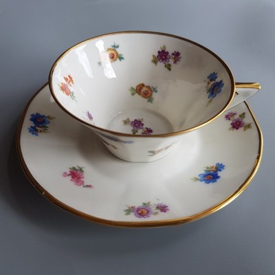 Limoges France UML Porzellan Teetasse & Untertasse Goldrand floral weiß 14cm Vintage