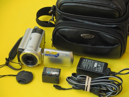 Sony Handycam DCR-SR40 30GB Digital Video Camera Camcorder WORKING