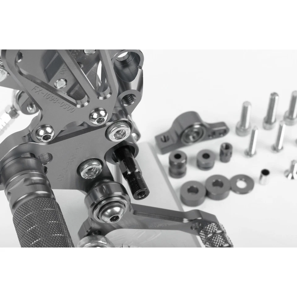 Titanium CNC Adjusting Rearset Footpegs Rear Set For Ducati 848 1098 1198 R/S Foto 3 de 4