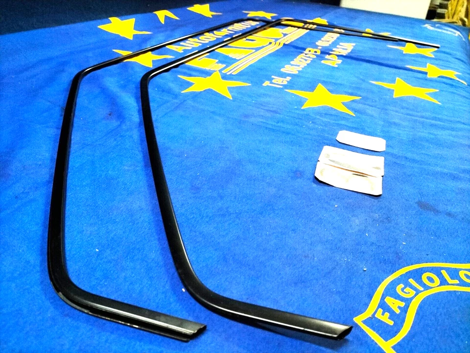 MODANATURA PORTA FIAT 132 UT.PROFILO NERO 2pz.POSTERIORE RASAVETRO ARGENTA*NUOVO - Imagen 3 de 4