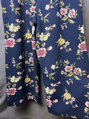 RUE 21 Navy Floral V Neck Sleeveless Adjustable Strap Wide Leg Jumpsuit Sz M - Picture 16 of 19