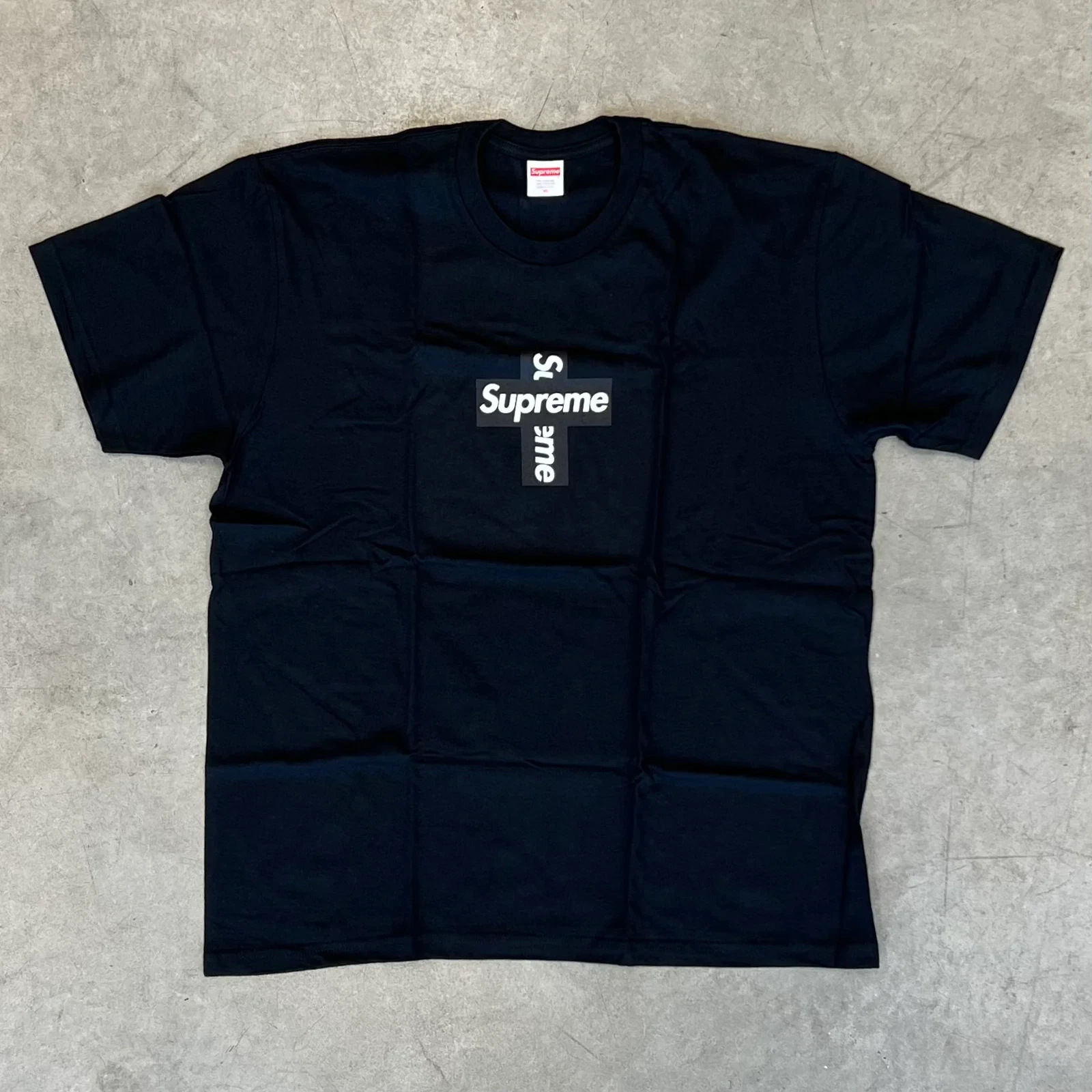 T shirt logo Supreme Cross Box « noir »