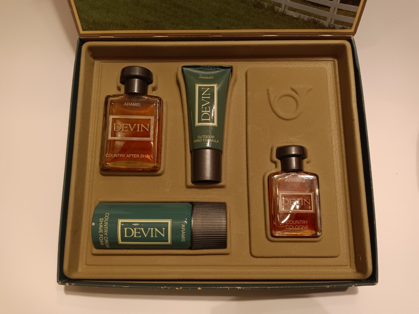 ARAMIS Devin The Country Fresh Groomers VTG Gift Box Cologne, Foam