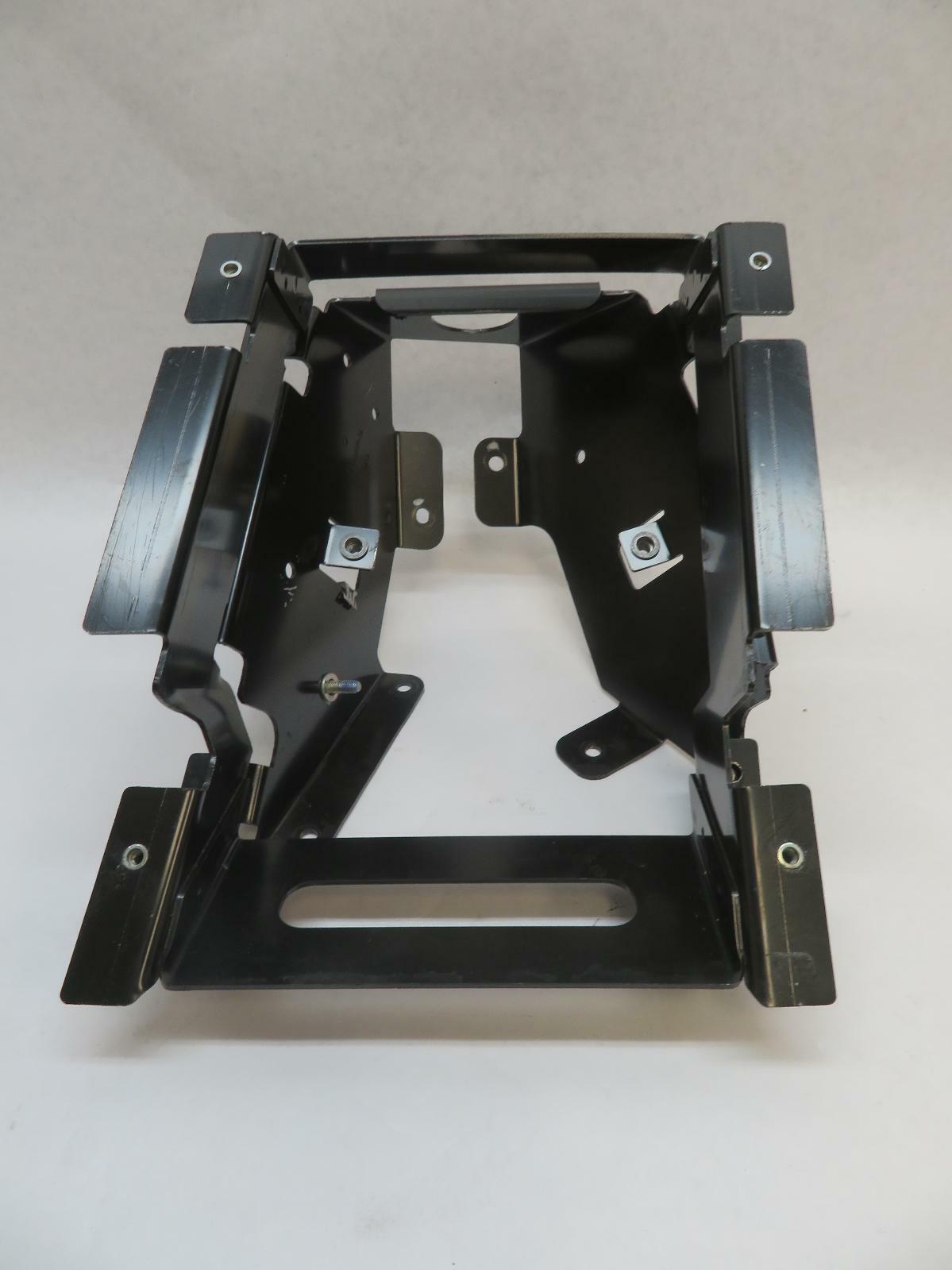 2015 MCLAREN 650S RIGHT PASSENGER FLOOR BRACKET MOUNT 11N0893CP.03 11M0687CP.04
