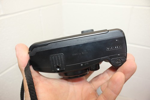 Olympus Infinity Zoom 200 35mm Camera Bundle TESTED! w/ Remote Control & Film! - Picture 14 of 21