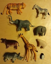 Jungle/Arctic toy animal group very robust mouldings good condition