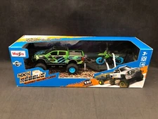 Maisto 4x4 Rebels 2019 Ford Ranger with Dirt Bike Diecast Set 21224