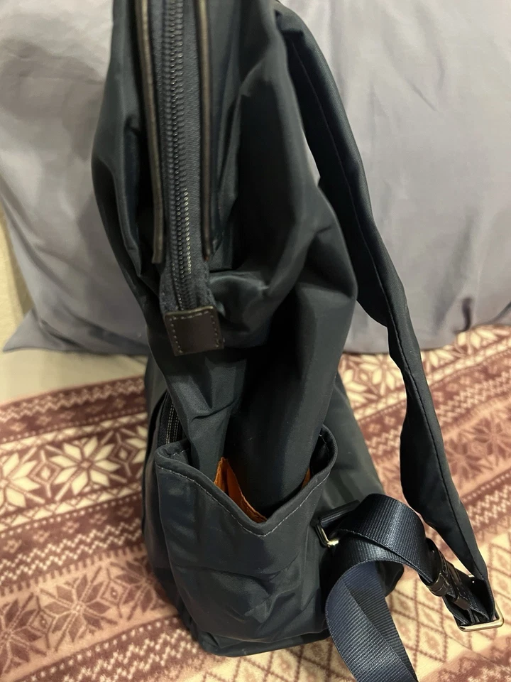 Mochila Tumi de nailon azul marino con forro naranja nueva sin etiquetas Foto 4 de 4