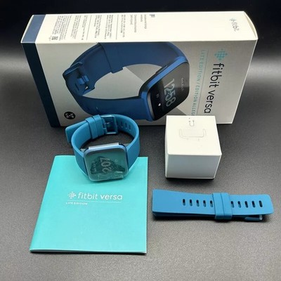 NEW Fitbit Versa lite Smartwatch Wearable Yoga Timer Montion Tracker S&L Sizes