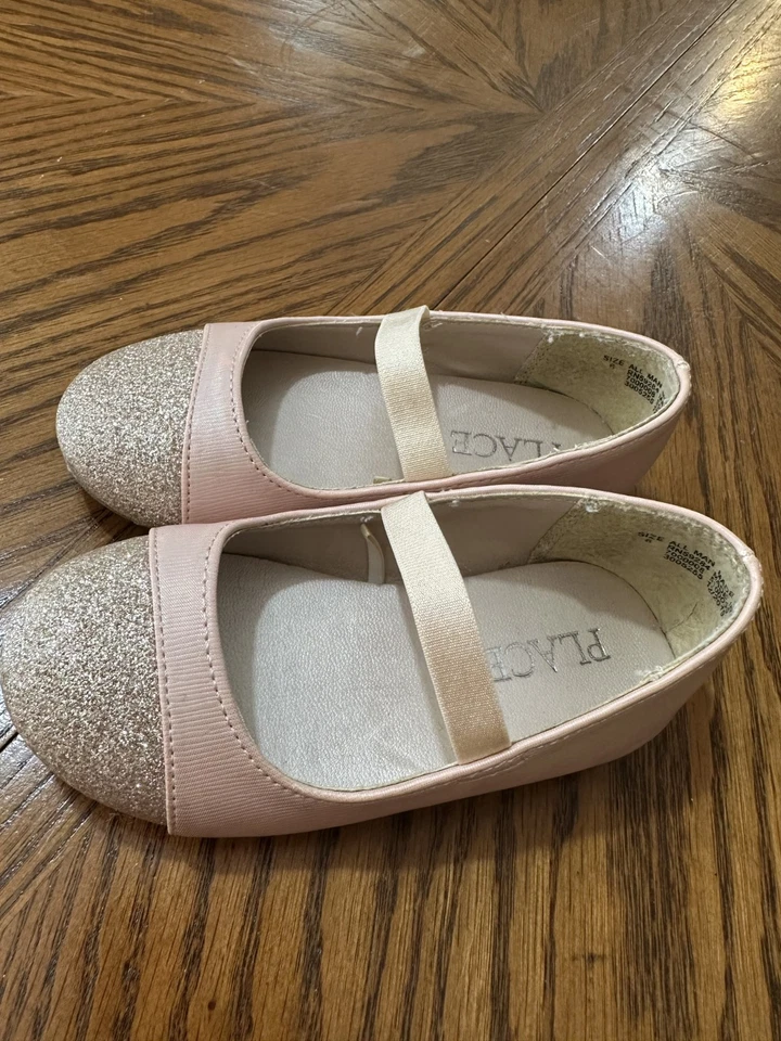 Zapatos de vestir planos de ballet rosa brillante para niños talla 6 TCP para niñas pequeñas Foto 2 de 4