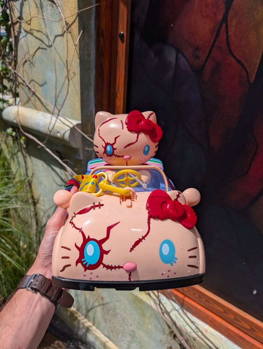 【新品】ユニバーサルスタジオ　ハローキティ✖️チャッキー　ポップコーンケース 甘いのは不吉な出会い。 🎀🔪ユニバーサルオーランドリゾートに