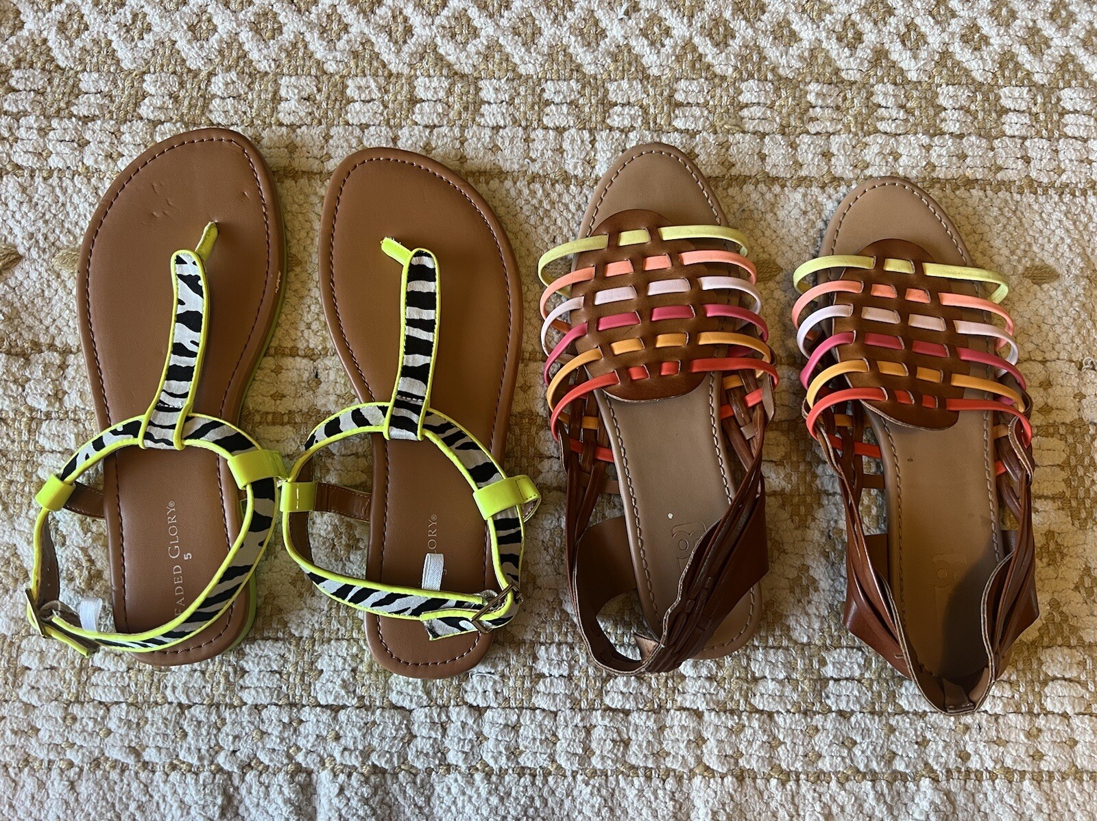 Lotto sandali bassi donna Faded Glory and Crazy8 taglia 5