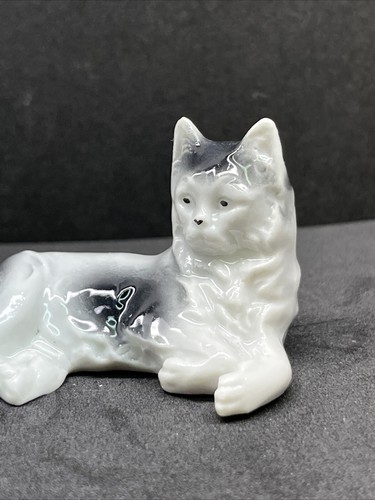 Vintage German Gray and White Porcelain elegant cats Germany 2.5" - Picture 2 of 7