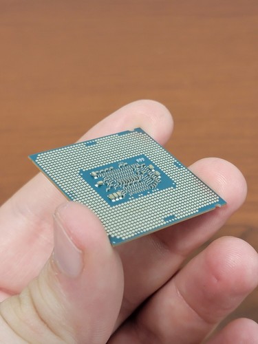 INTEL Xeon E3-1220 v5 Quad-Core Desktop CPU (LGA1151, SR2CQ) - TESTED - Picture 2 of 2