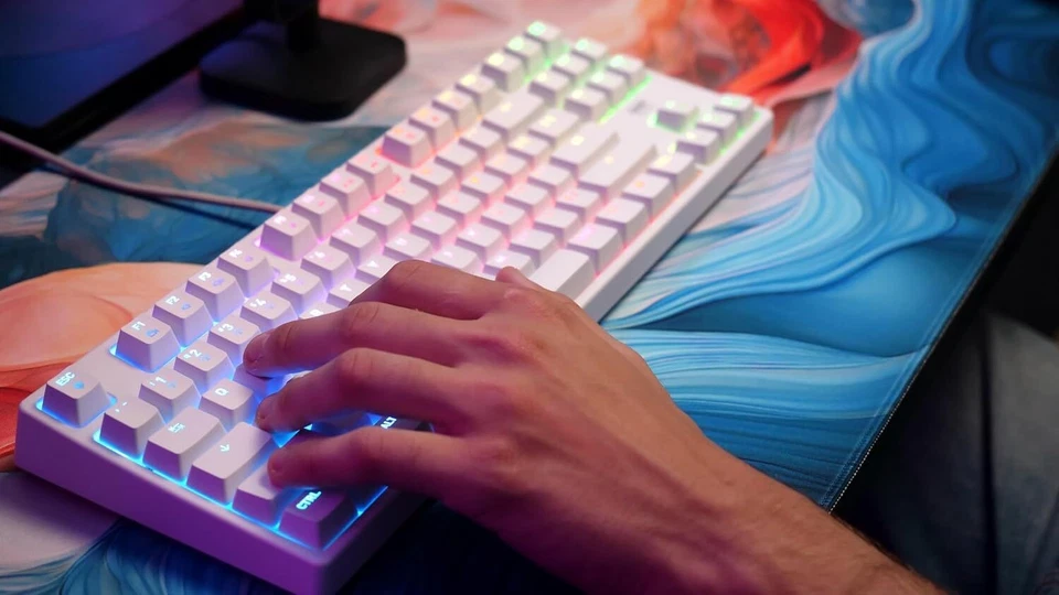 CHERRY XTRFY K4V2 TKL, Wired Gaming Keyboard White Brand New - Image 2 of 4