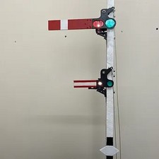 Upper quadrant main arm including calling on or shunt arm