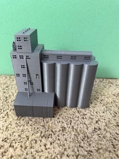 Grain Elevator Silos - Z Scale - 1:220 Gauge - No Assembly Required - Built Up