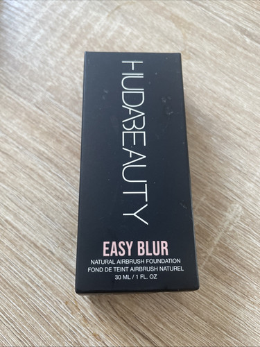 HUDA BEAUTY EASY BLUR FOND DE TEINT NATUREL GINGERBREAD - Picture 1 of 3