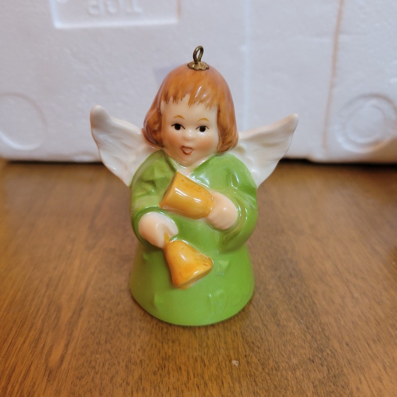 Vintage 1986 11th Edition Goebel Annual Angel Bell  Christmas Tree Ornament NOS