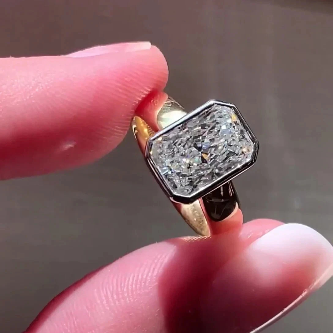 4.00CT Radiant IGI EF/VS1 Lab Grown Diamond Women Wedding Ring 14k Yellow Gold