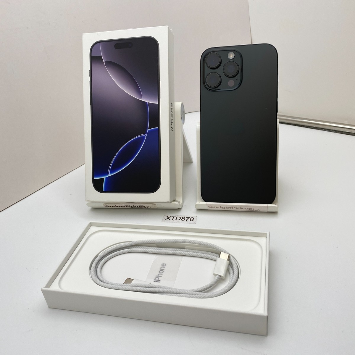 Apple iPhone 16 Pro Max - 256GB - Black Titanium (Unlocked) Open