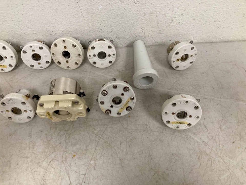 Лот из 11 высоковольтных трубчатых розеток E.F. Johnson 123-206-200 винтажное любительское радио - Изображение 3 из 4