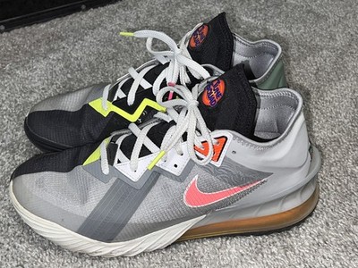 Nike LEBRON 18 XVIII Low Space Jam Bugs Versus Marvin The Martian Size 10 Men s