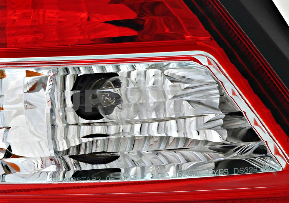 Luz trasera lado del conductor para Nissan Versa 2007-2011 sedán/hatchback Foto 4 de 4