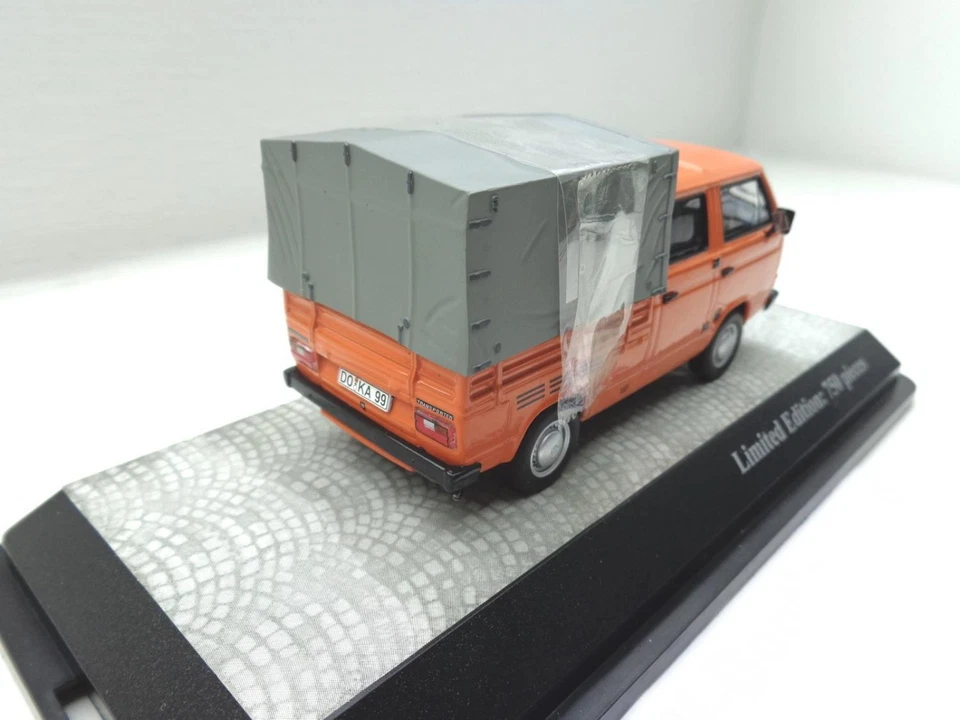 Volkswagen VW T3 A Bus Doka Modellino Premium Classixxs 1:43 11525 Arancione - Immagine 3 di 4