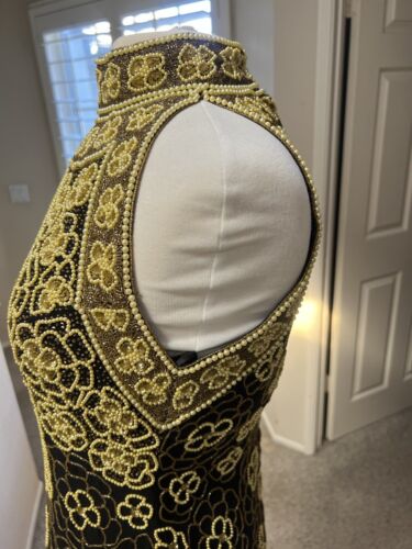 Vestido romántico formal de noche cuello halter con cuentas de seda Adrianna Papell 6 - Imagen 9 de 18