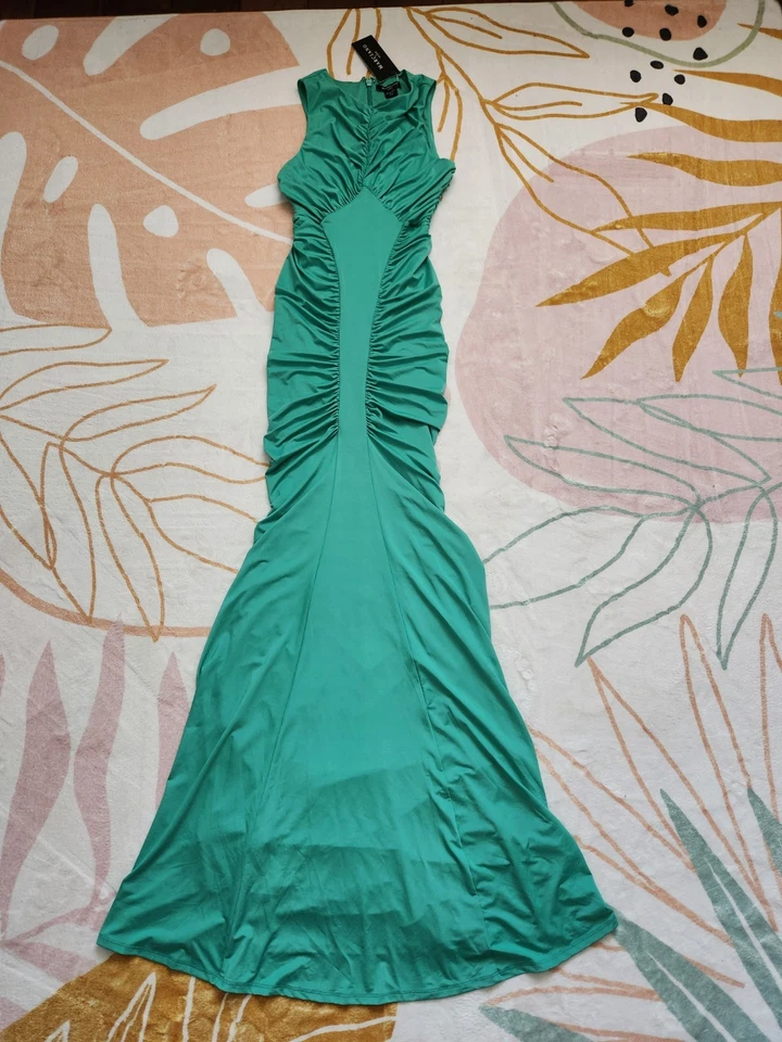 NWT Marciano By GUESS Size 2 Form Fitting Maxi Dress Mermaid  - Image 4 of 4
