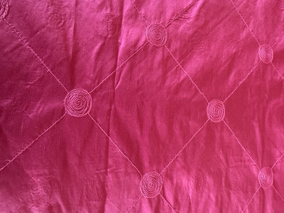 LAURA ASHLEY Lucille bestickte Seide Cerise 15 Meter verfügbarer Preis pro Meter