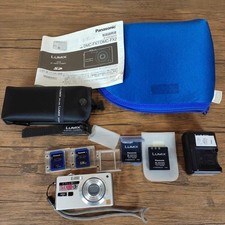 Kit fotocamera digitale Panasonic LUMIX DMC FX7 argento caricatore batteria inclusa