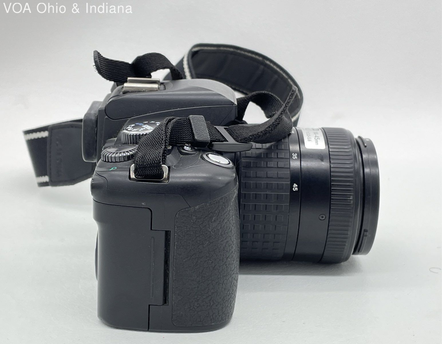 Olympus E500 Digital Camera w/ Charger, Extra Batteries, Extra Lens