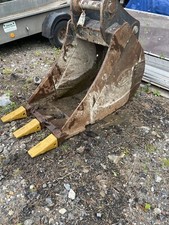 13 14 Ton 600mm  24"excavator bucket.   65  mm pins