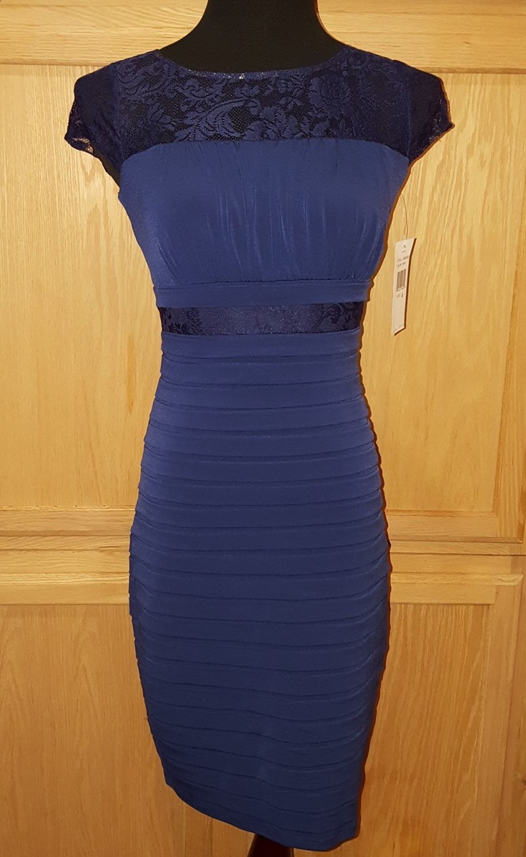 sangria blue lace dress Signature by Sangria Navy Lace Knee Length 3/4 Sleeve Fit and Flare Dress Size 4