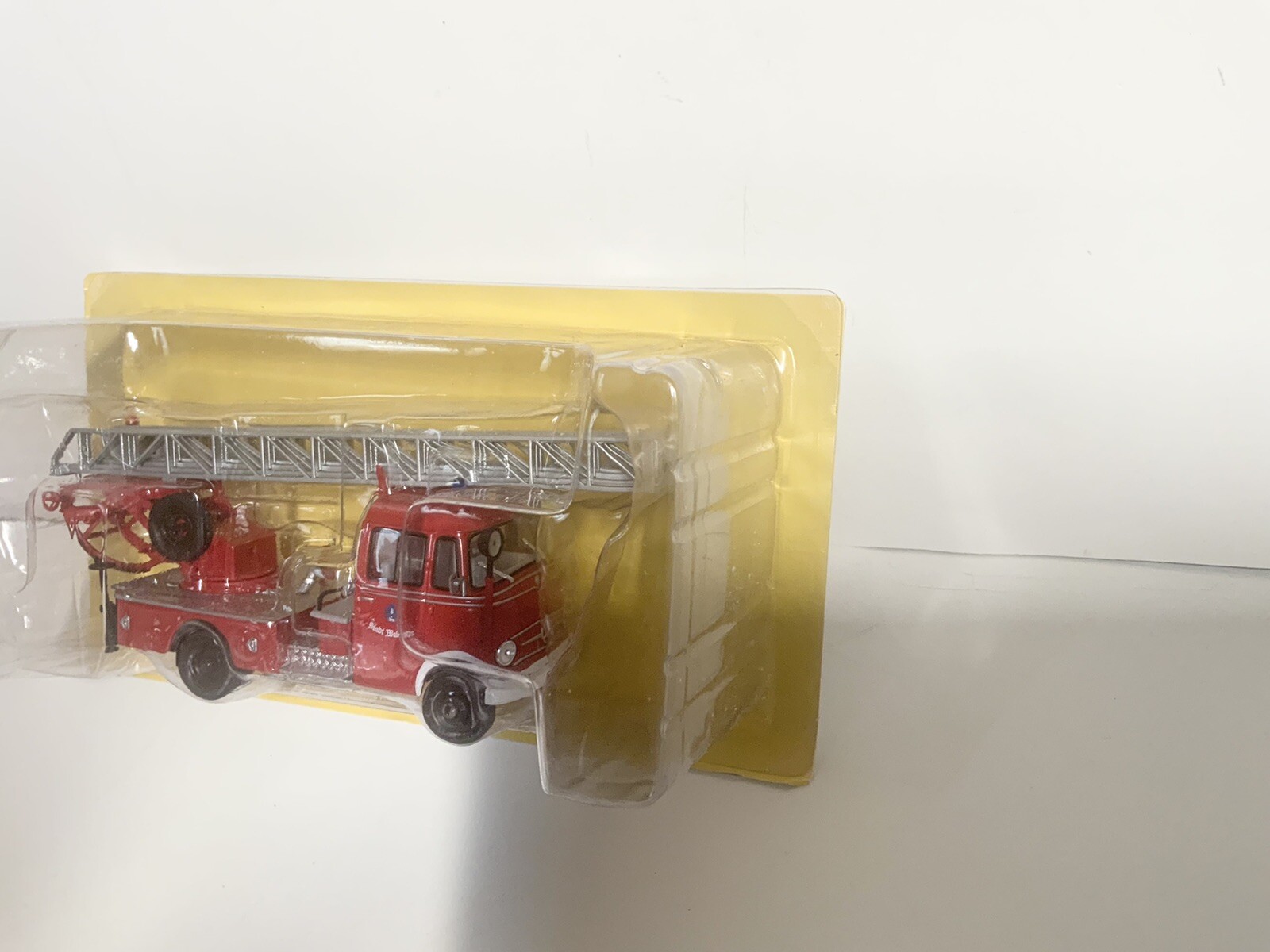 Picture 4 of 5