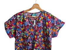 Crayola Threads By Barco Medium Women's Multicolor Floral Scrub Top NWT