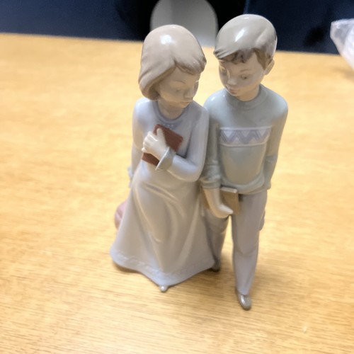 Figura Nao, Compañeros de Escuela, 1420 como nueva - Imagen 2 de 5