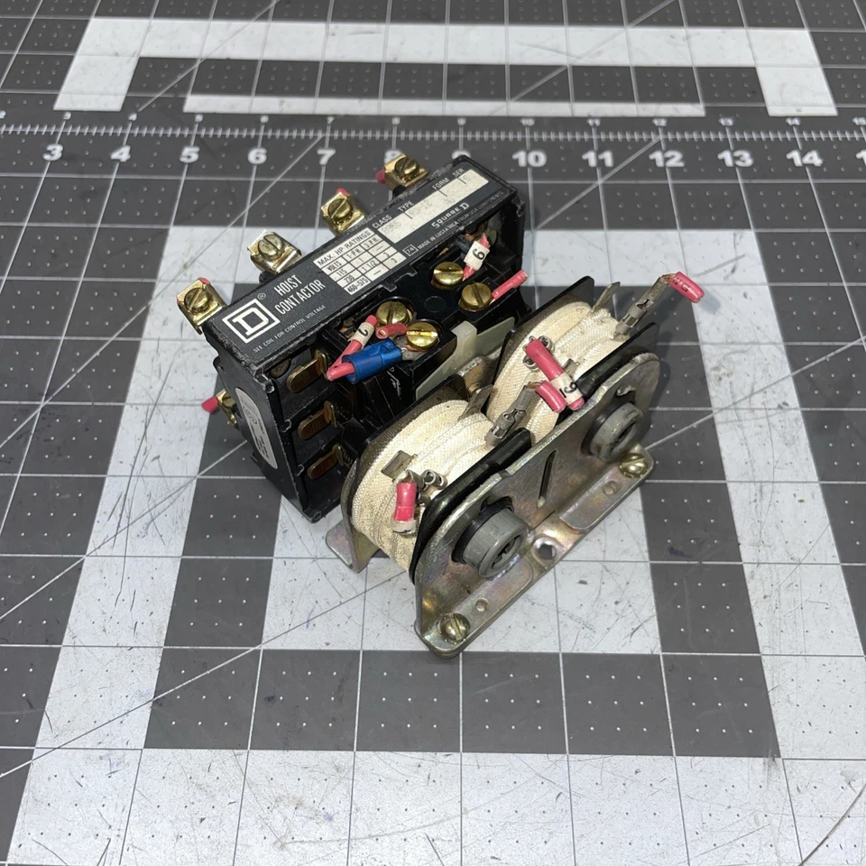 Contactor Polipasto Cuadrado D Clase 8965 Tipo R012 Serie B BUEN ESTADO ENVÍO RÁPIDO Foto 2 de 4