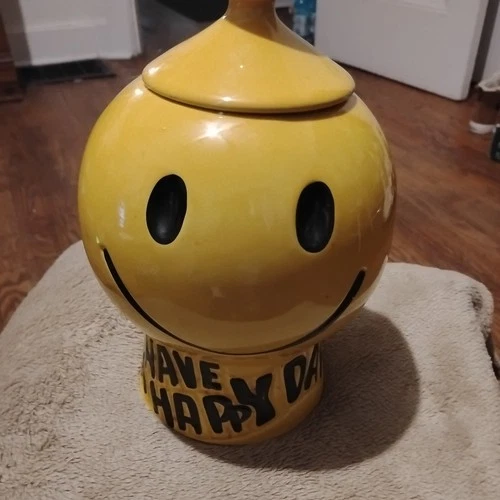 Vintage 1970's McCoy Pottery Yellow Smiley Face Vase-Very Good