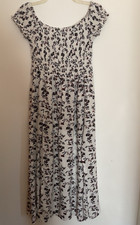 Women's White Floral Fit & Flare Midi Dress S Smocked Stretch Scoop Neck