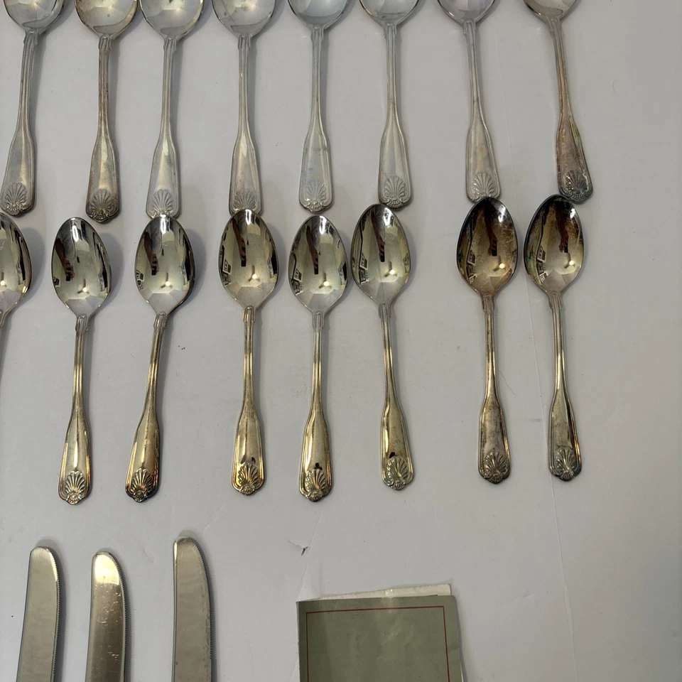 Vintage Retroneu 18/8 Stainless Korea, Coventry She'll Pattern, 39 Pieces - Image 4 of 4