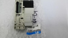 SMC SV100-5FU-T-C6 Solenoid Valve