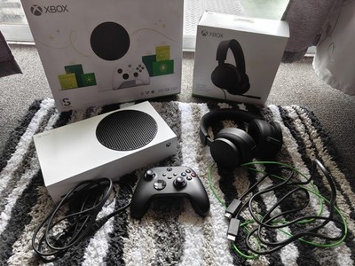 Microsoft Xbox Series S 512GB White Console Bundle w/ Headset Controller TESTED