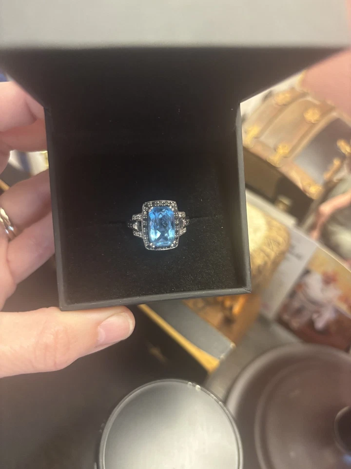 Anel de ouro branco 14K corte esmeralda GRANDE topázio azul e diamantes tamanho 5,5 - Imagem 3 de 3