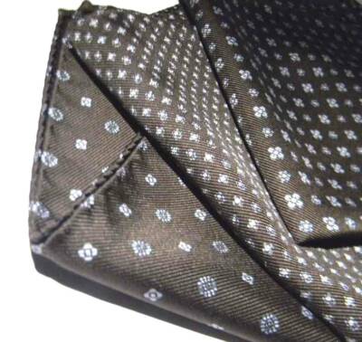 Pochette da taschino uomo fazzoletto di seta marrone con disegni